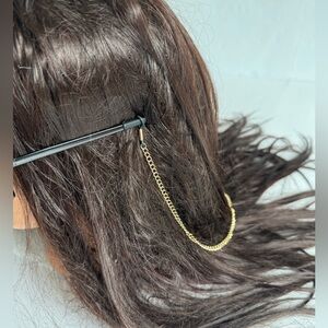 ASOS Design Sunglasses chain in gold